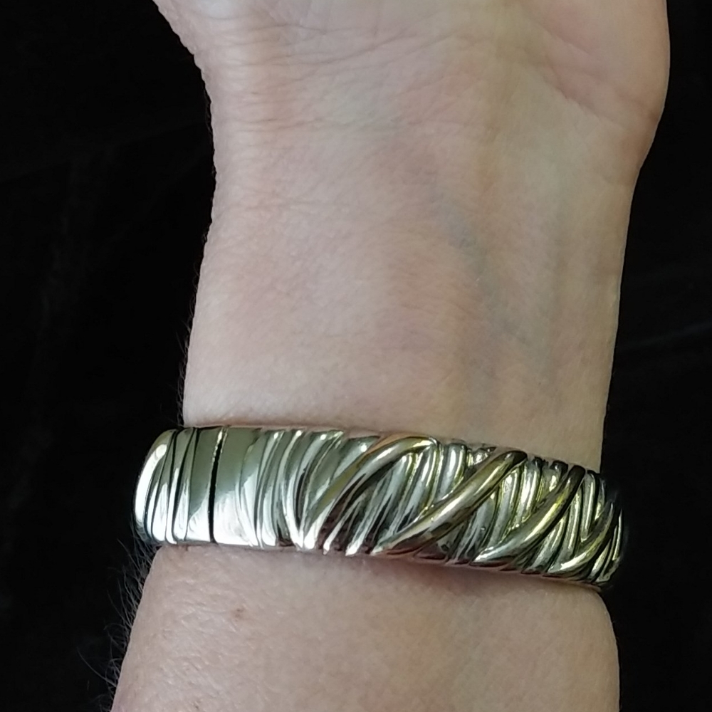 Watch - Picture 2 of 3